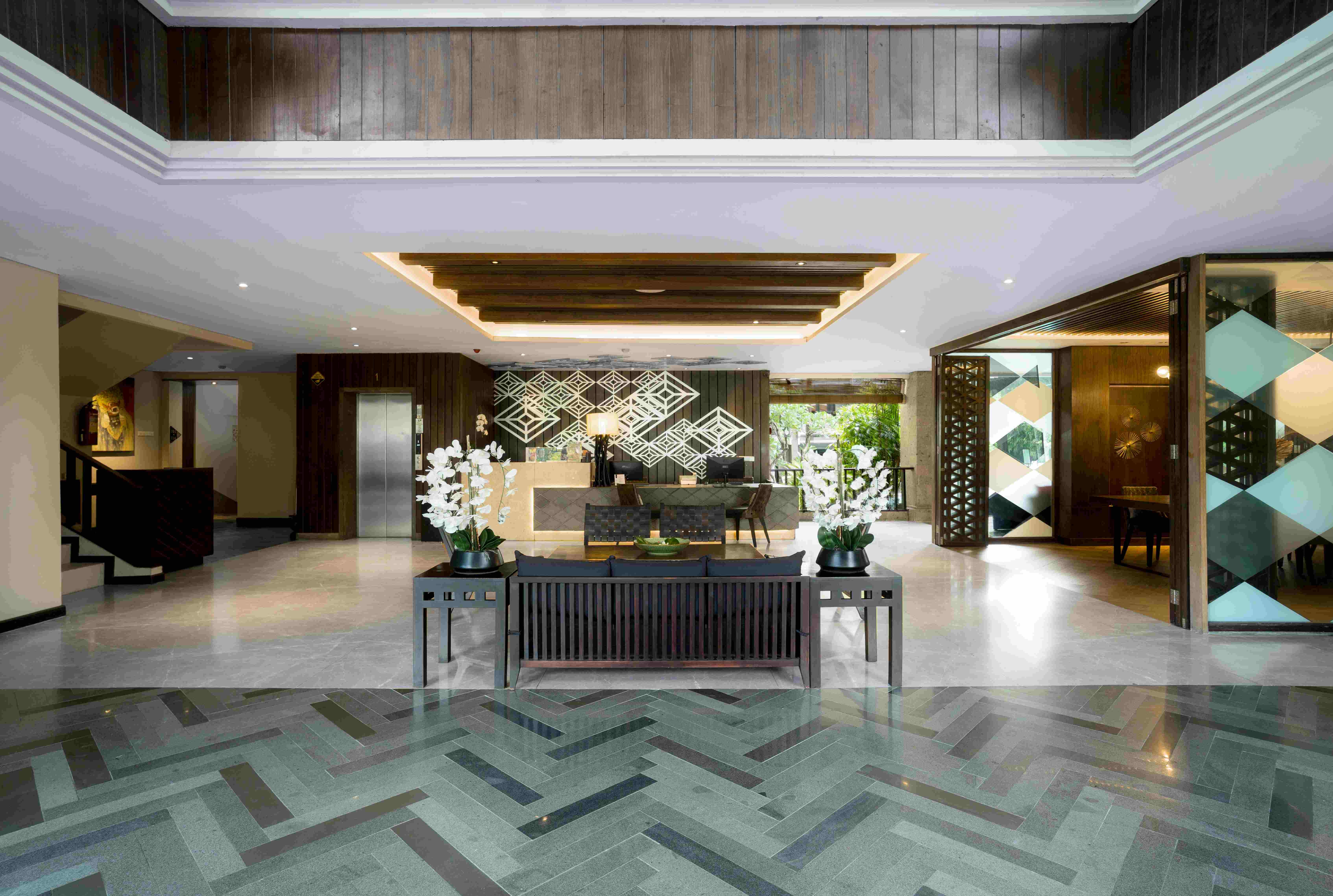 <span>Lobby</span>